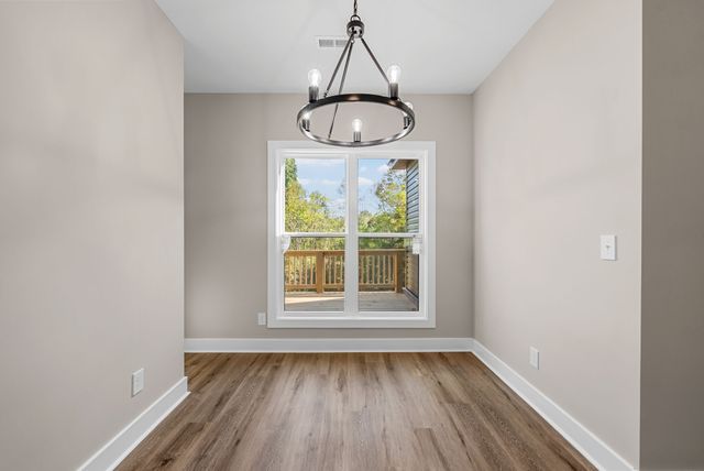 305 Wayne Hall Rd, Clarksville, TN 37040