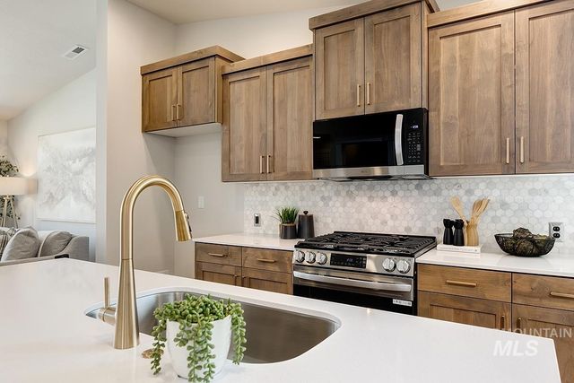 1712 E Hadler St., Meridian, ID 83642