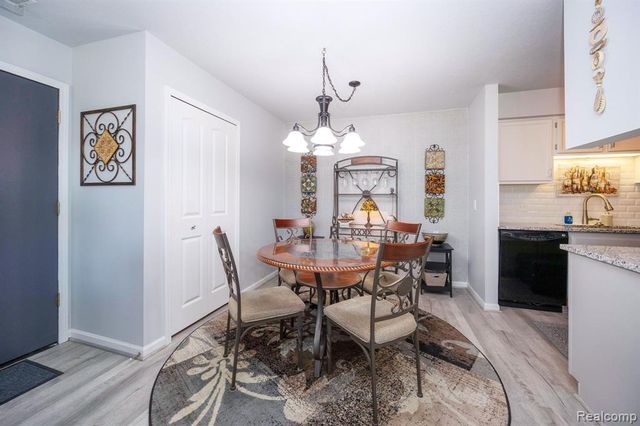 1325 Harbour Boulevard 84, Trenton, MI 48183