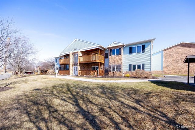 1325 Harbour Boulevard 84, Trenton, MI 48183