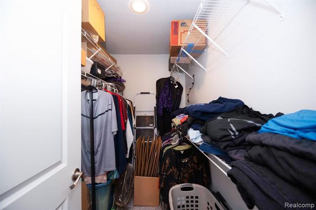 1325 Harbour Boulevard 84, Trenton, MI 48183