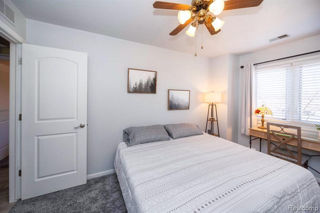 1325 Harbour Boulevard 84, Trenton, MI 48183