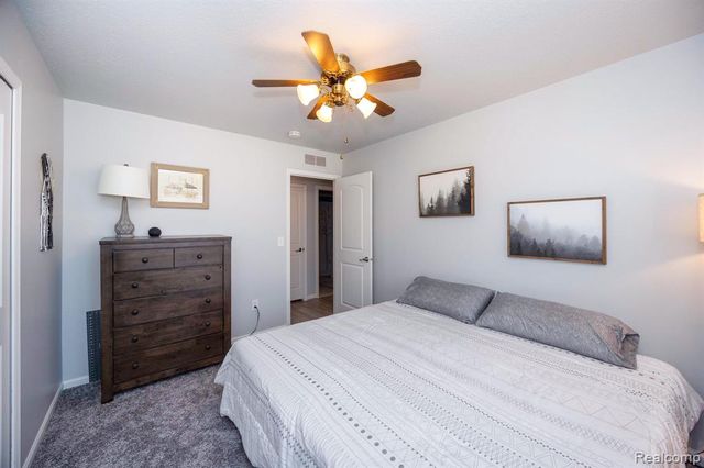 1325 Harbour Boulevard 84, Trenton, MI 48183