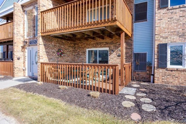 1325 Harbour Boulevard 84, Trenton, MI 48183