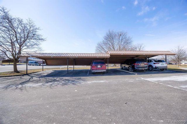 1325 Harbour Boulevard 84, Trenton, MI 48183