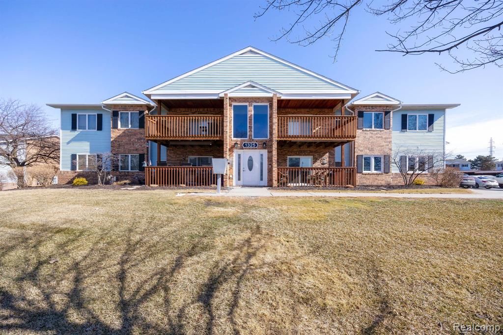 1325 Harbour Boulevard 84, Trenton, MI 48183