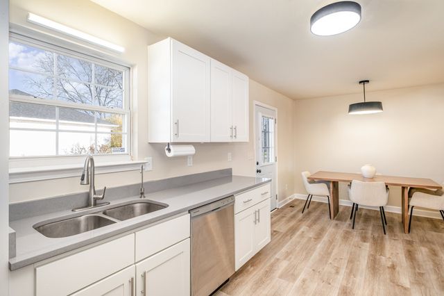 114 Creekside Ln, Chapel Hill, TN 37034