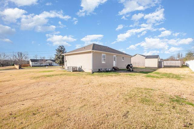 114 Creekside Ln, Chapel Hill, TN 37034