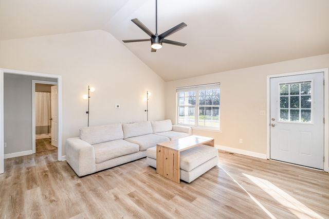 114 Creekside Ln, Chapel Hill, TN 37034