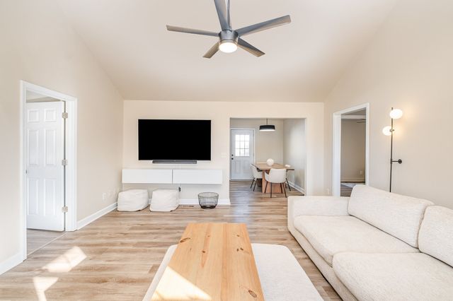 114 Creekside Ln, Chapel Hill, TN 37034