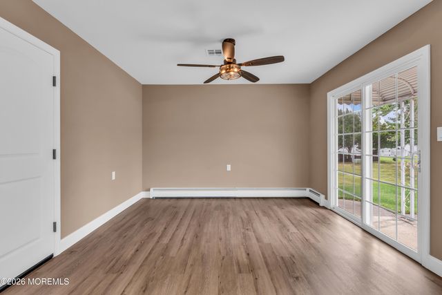 33 Pirogue Street, Toms River, NJ 08757
