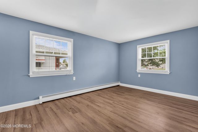 33 Pirogue Street, Toms River, NJ 08757