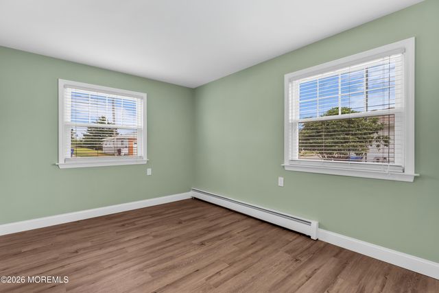33 Pirogue Street, Toms River, NJ 08757