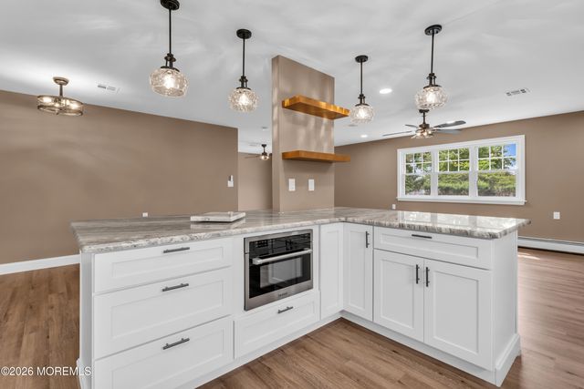 33 Pirogue Street, Toms River, NJ 08757