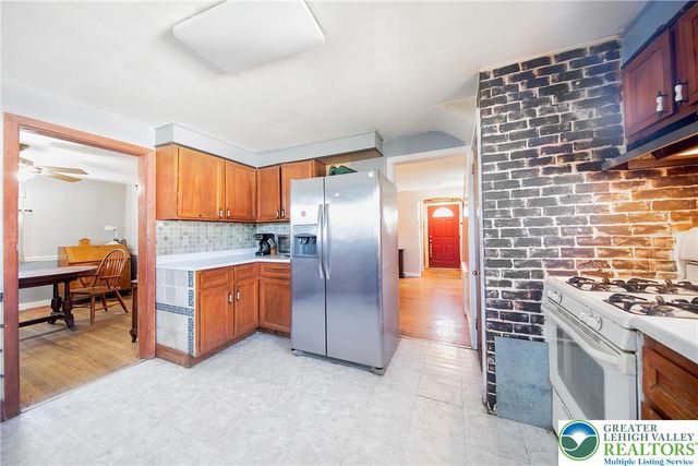 17 North 12th Street, Catasauqua Boro, PA 18032