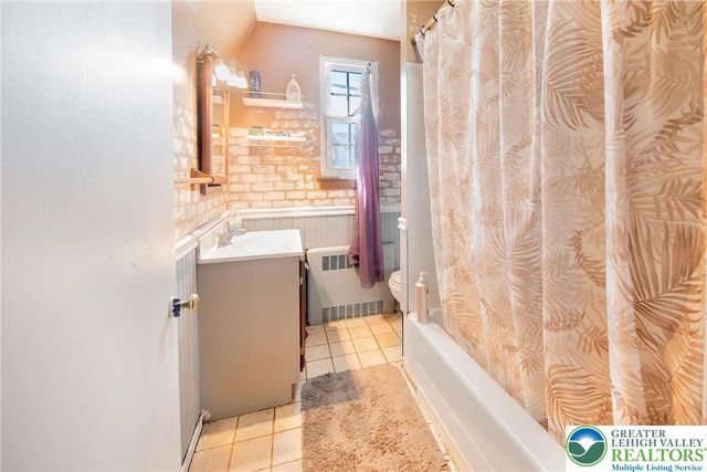 17 North 12th Street, Catasauqua Boro, PA 18032