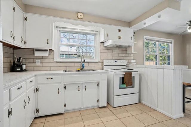 106 W Elizabeth St, Neshannock Twp, PA 16105