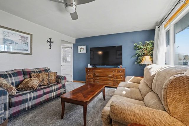 106 W Elizabeth St, Neshannock Twp, PA 16105