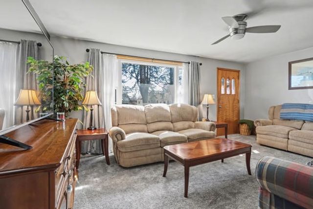 106 W Elizabeth St, Neshannock Twp, PA 16105