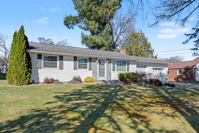 106 W Elizabeth St, Neshannock Twp, PA 16105