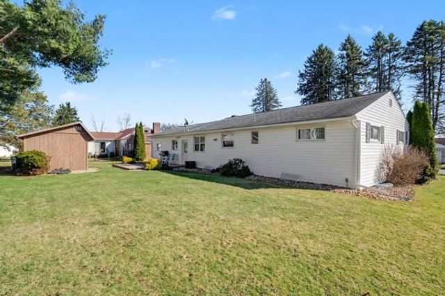 106 W Elizabeth St, Neshannock Twp, PA 16105