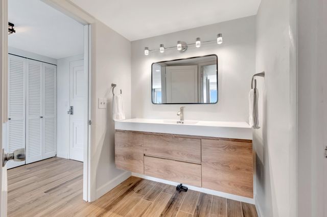 3589 S Ocean Boulevard 512, South Palm Beach, FL 33480