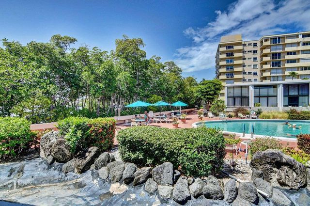 3589 S Ocean Boulevard 512, South Palm Beach, FL 33480