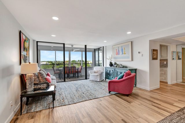 3589 S Ocean Boulevard 512, South Palm Beach, FL 33480