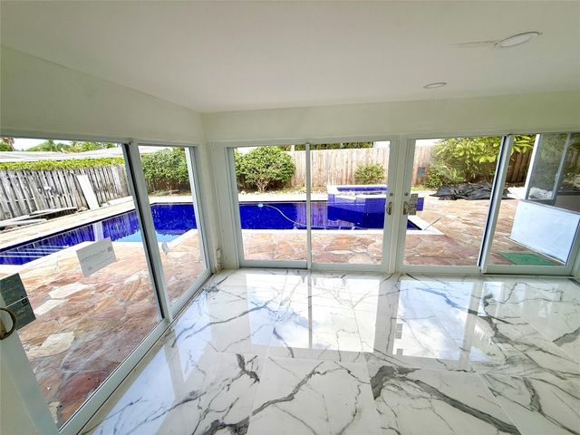 2685 SE 5th St, Pompano Beach, FL 33062