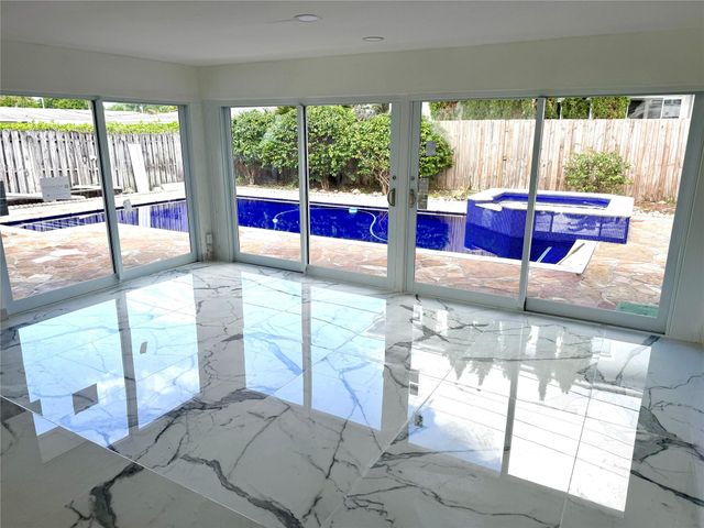 2685 SE 5th St, Pompano Beach, FL 33062