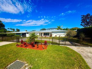 2685 SE 5th St, Pompano Beach, FL 33062