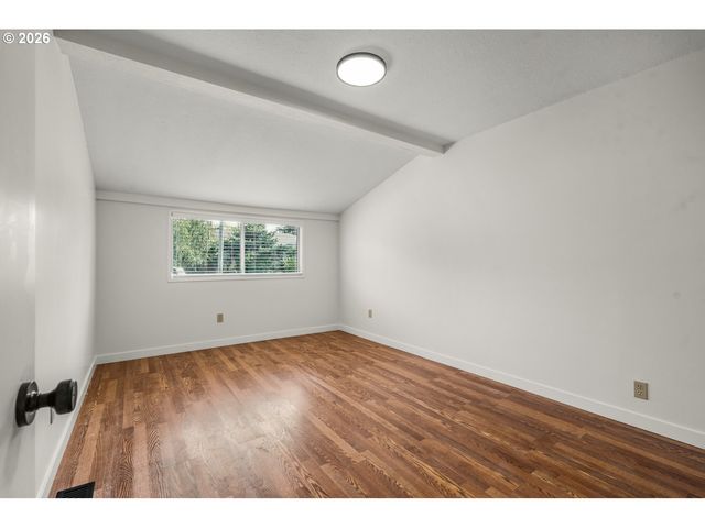 6911 Se CORA St, Portland, OR 97206
