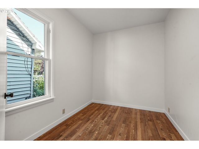 6911 Se CORA St, Portland, OR 97206