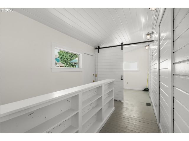 6911 Se CORA St, Portland, OR 97206