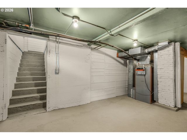 6911 Se CORA St, Portland, OR 97206