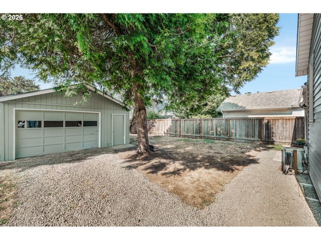 6911 Se CORA St, Portland, OR 97206