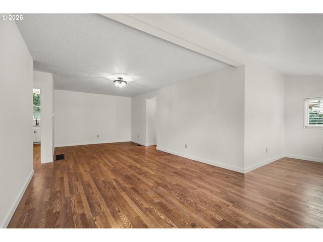 6911 Se CORA St, Portland, OR 97206