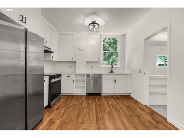 6911 Se CORA St, Portland, OR 97206