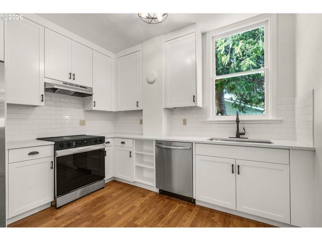 6911 Se CORA St, Portland, OR 97206