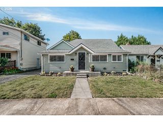 6911 Se CORA St, Portland, OR 97206