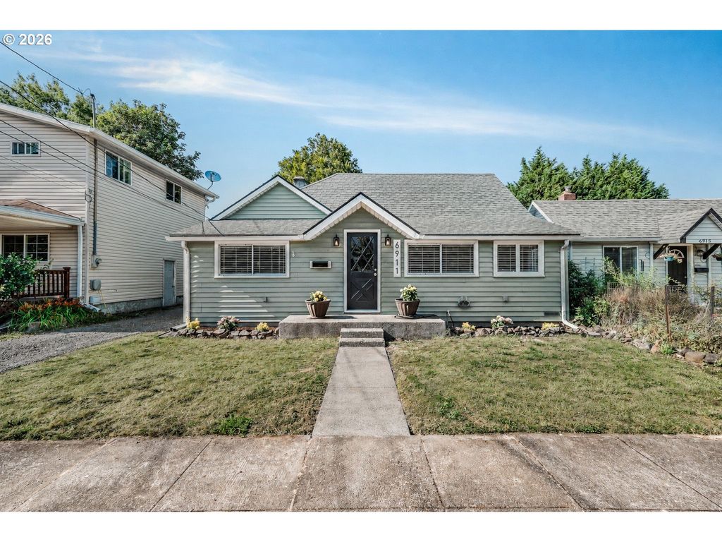 6911 Se CORA St, Portland, OR 97206