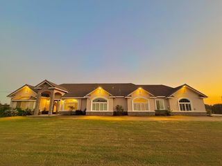 25162 Burton Way, Madera, CA 93638