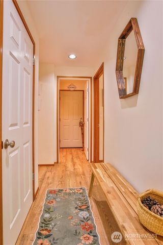 6311 Pineridge Lane, Clinton, WA 98236