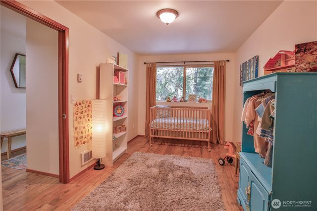 6311 Pineridge Lane, Clinton, WA 98236