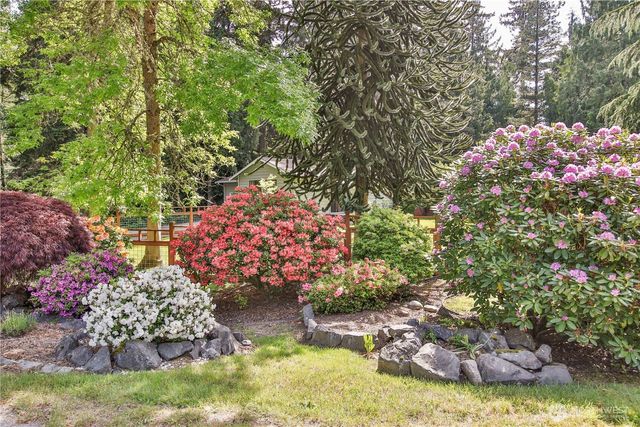 6311 Pineridge Lane, Clinton, WA 98236