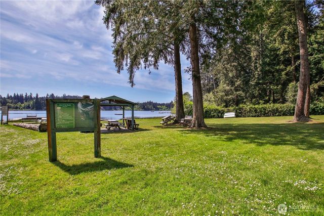 6311 Pineridge Lane, Clinton, WA 98236