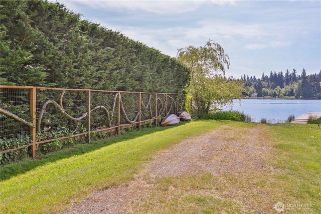 6311 Pineridge Lane, Clinton, WA 98236