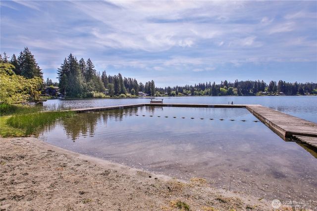 6311 Pineridge Lane, Clinton, WA 98236