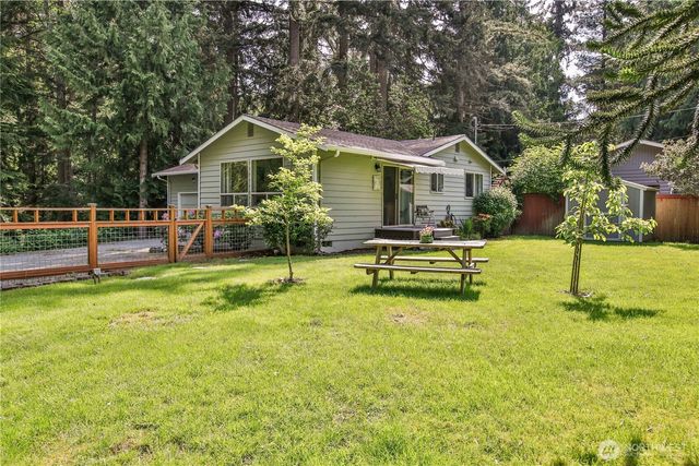 6311 Pineridge Lane, Clinton, WA 98236
