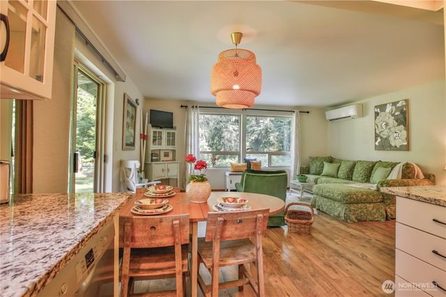 6311 Pineridge Lane, Clinton, WA 98236